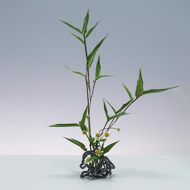 Japanischer Ikebana Kenzan Blu – Flower Frog Pin Bewertung und Preis
